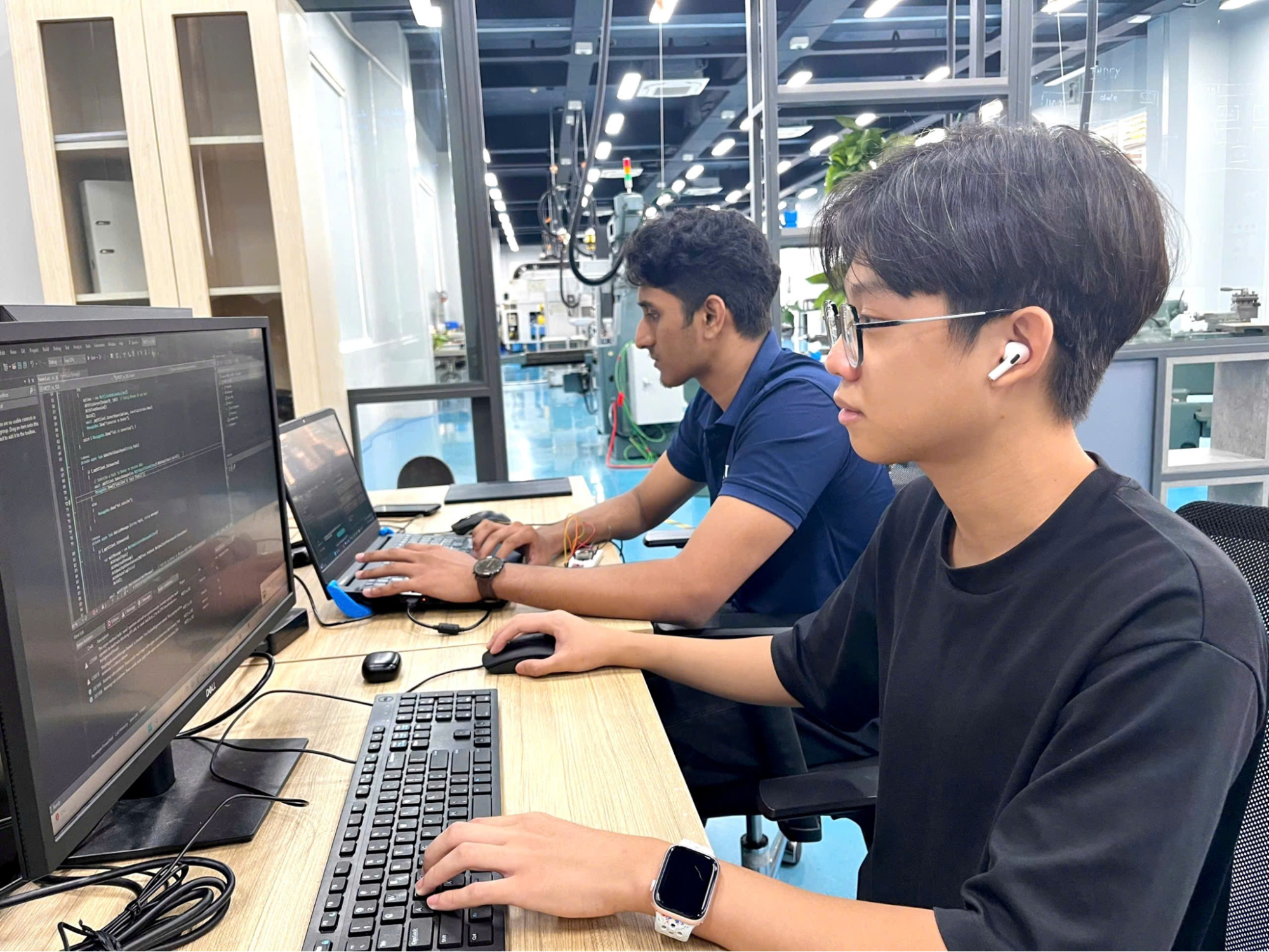 Nhóm thực tập sinh NYP thực hiện dự án Digital Twin, 10/2024