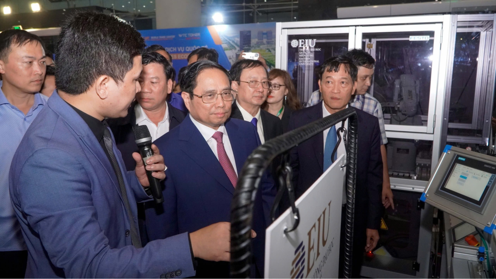 Đón tiếp thủ tướng Phạm Minh Chính tại TECHFES 2022