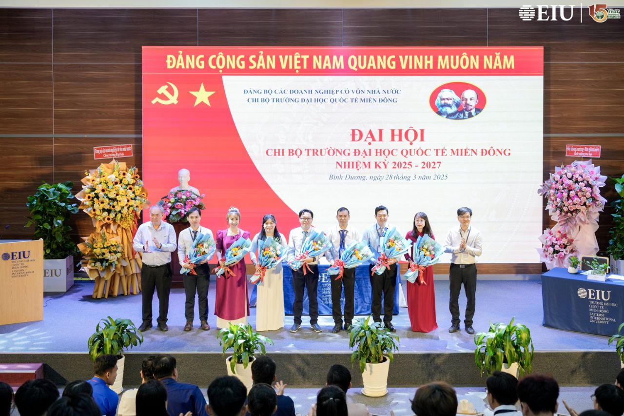 Đại hội chi bộ Trường Đại học Quốc tế Miền Đông nhiệm kỳ 2025-2027