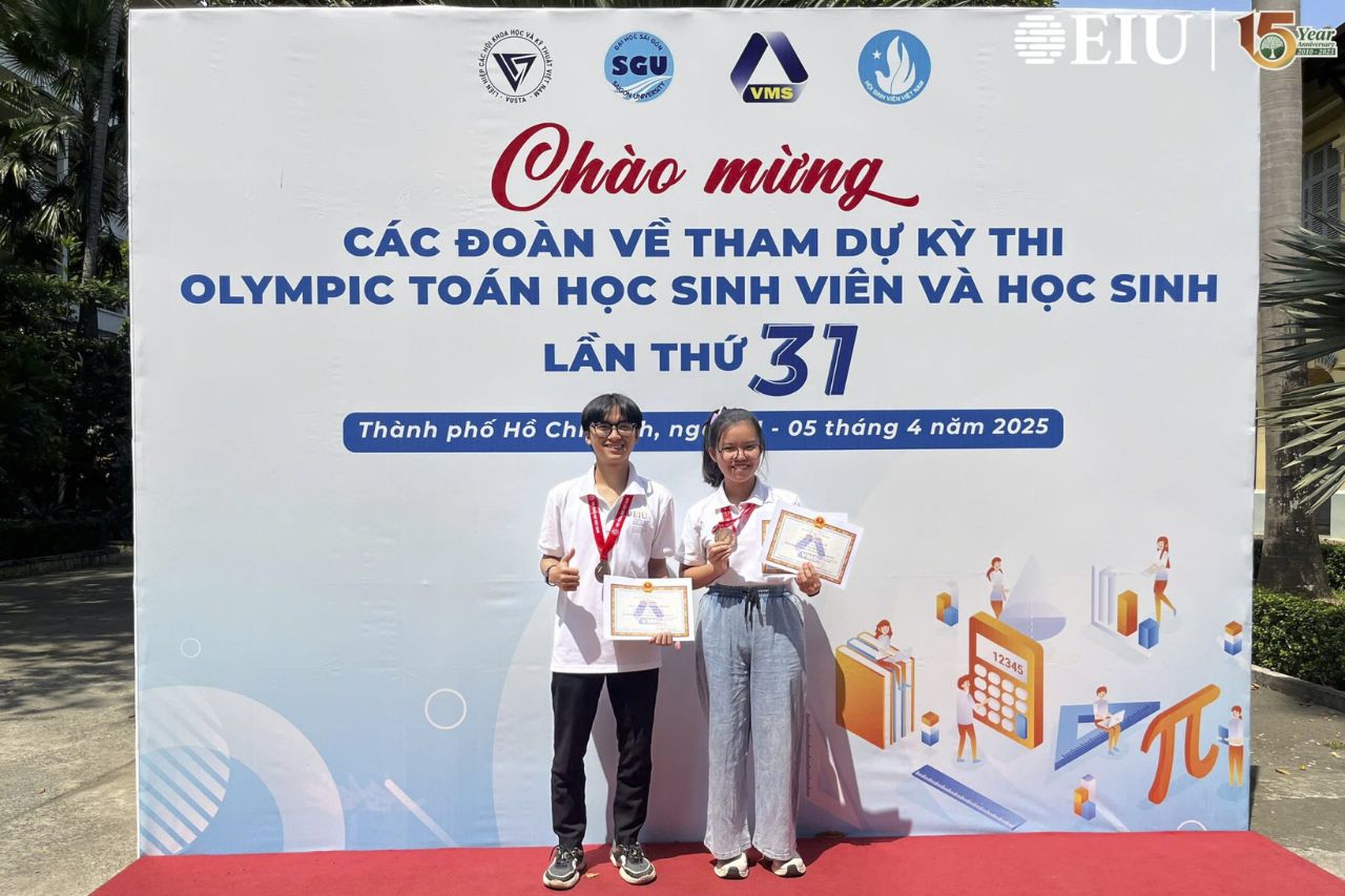 Như Ý và Phương Thành đạt huy chương Đồng tại Kỳ thi