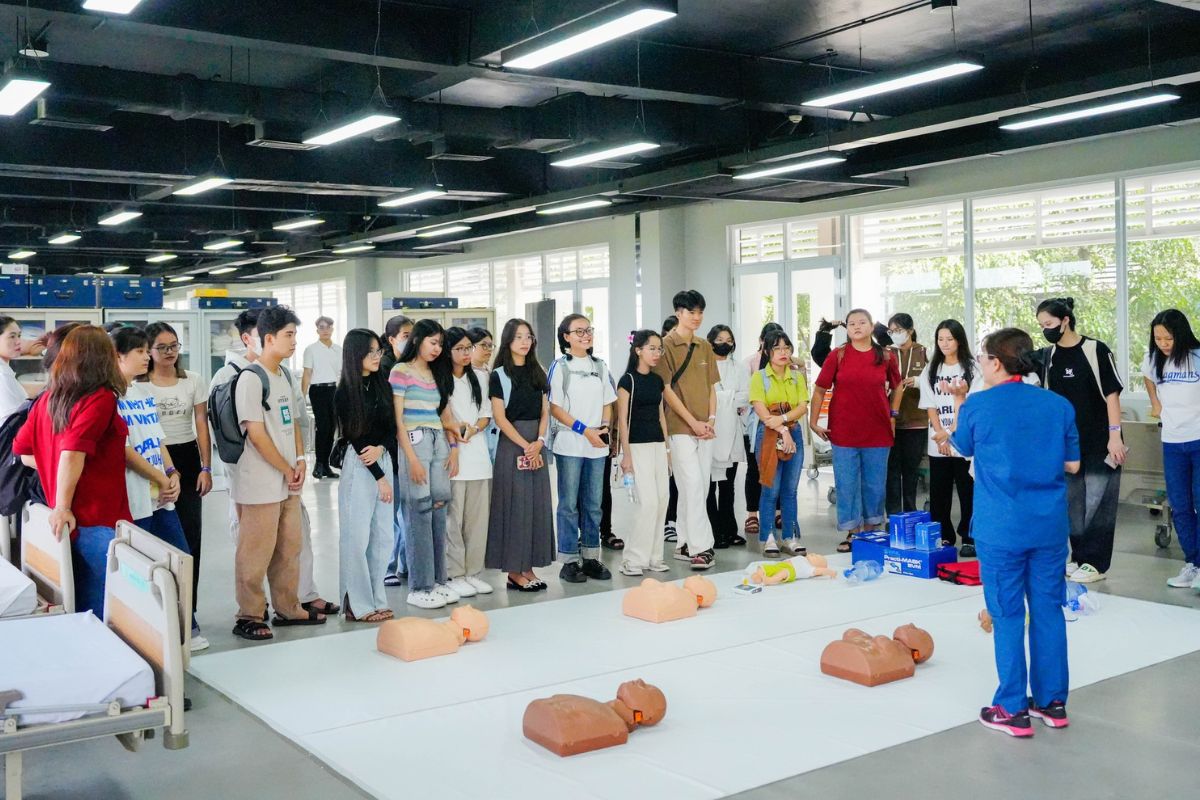 First Aid Club