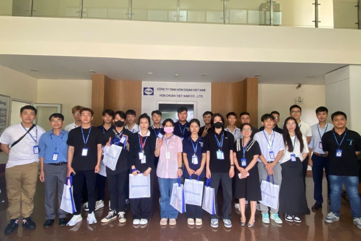 Kiến tập tại Công ty Hon Chuan Vietnam