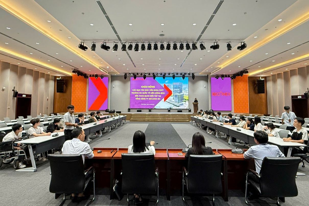 Kiến tập tại WTC Tower Becamex