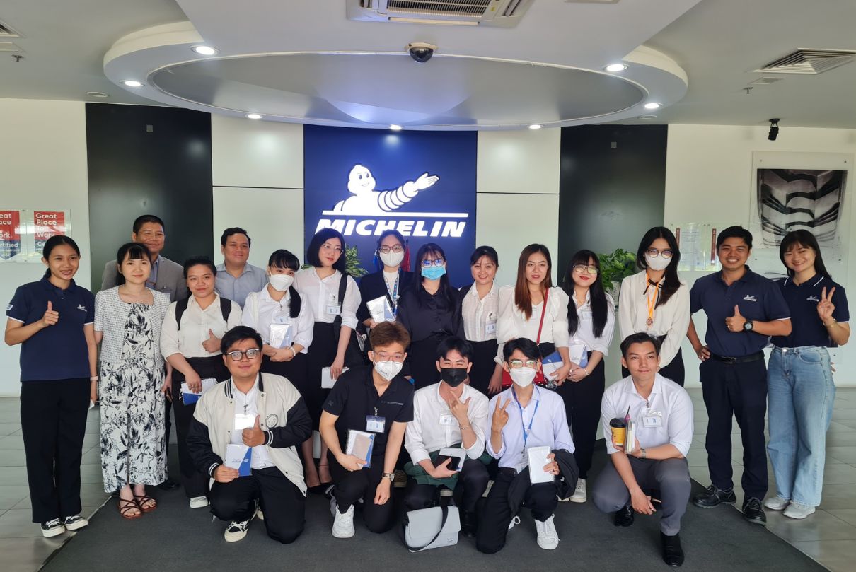 Kiến tập tại Công ty Michelin