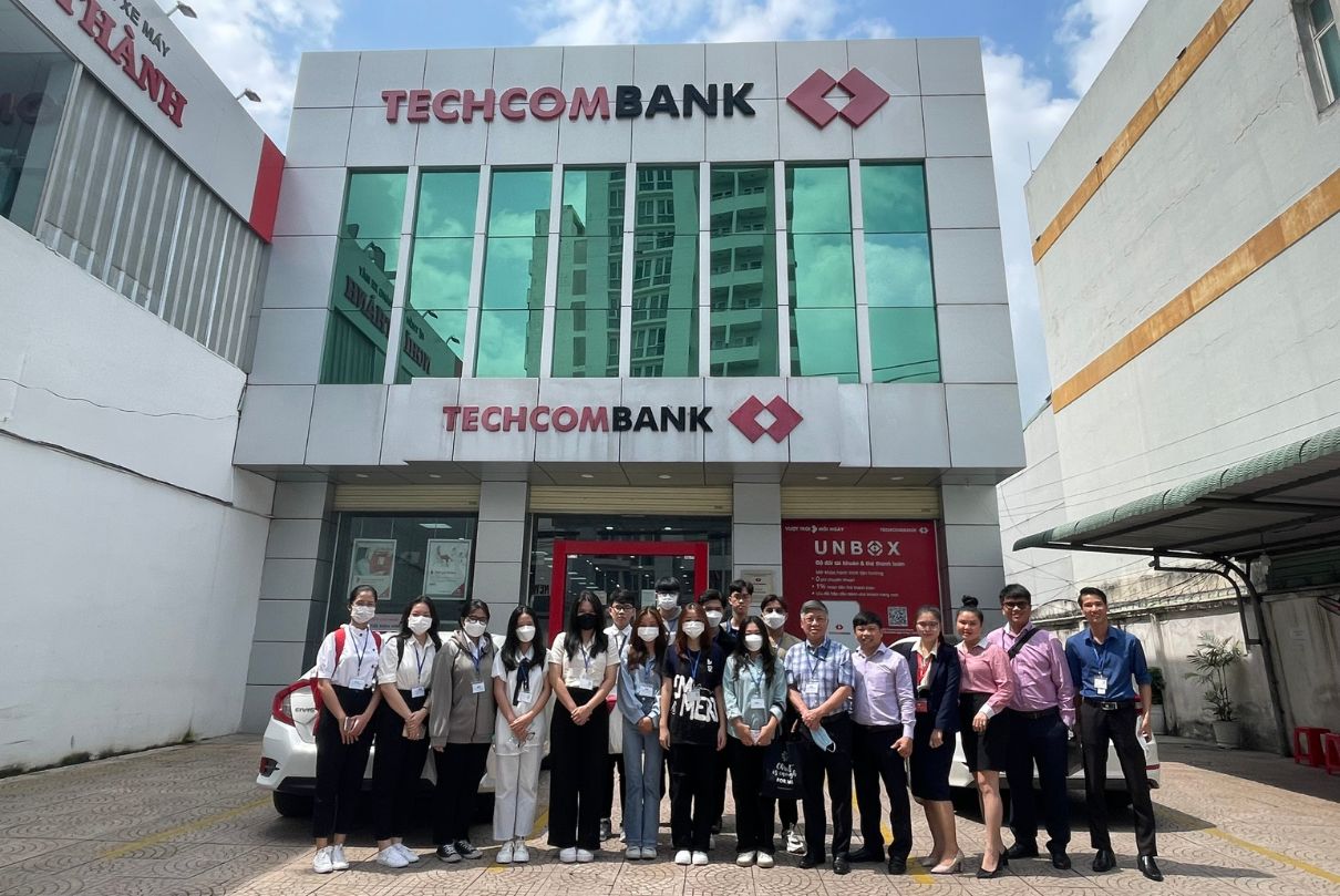 Kiến tập tại Ngân hàng Techcombank - CN BD