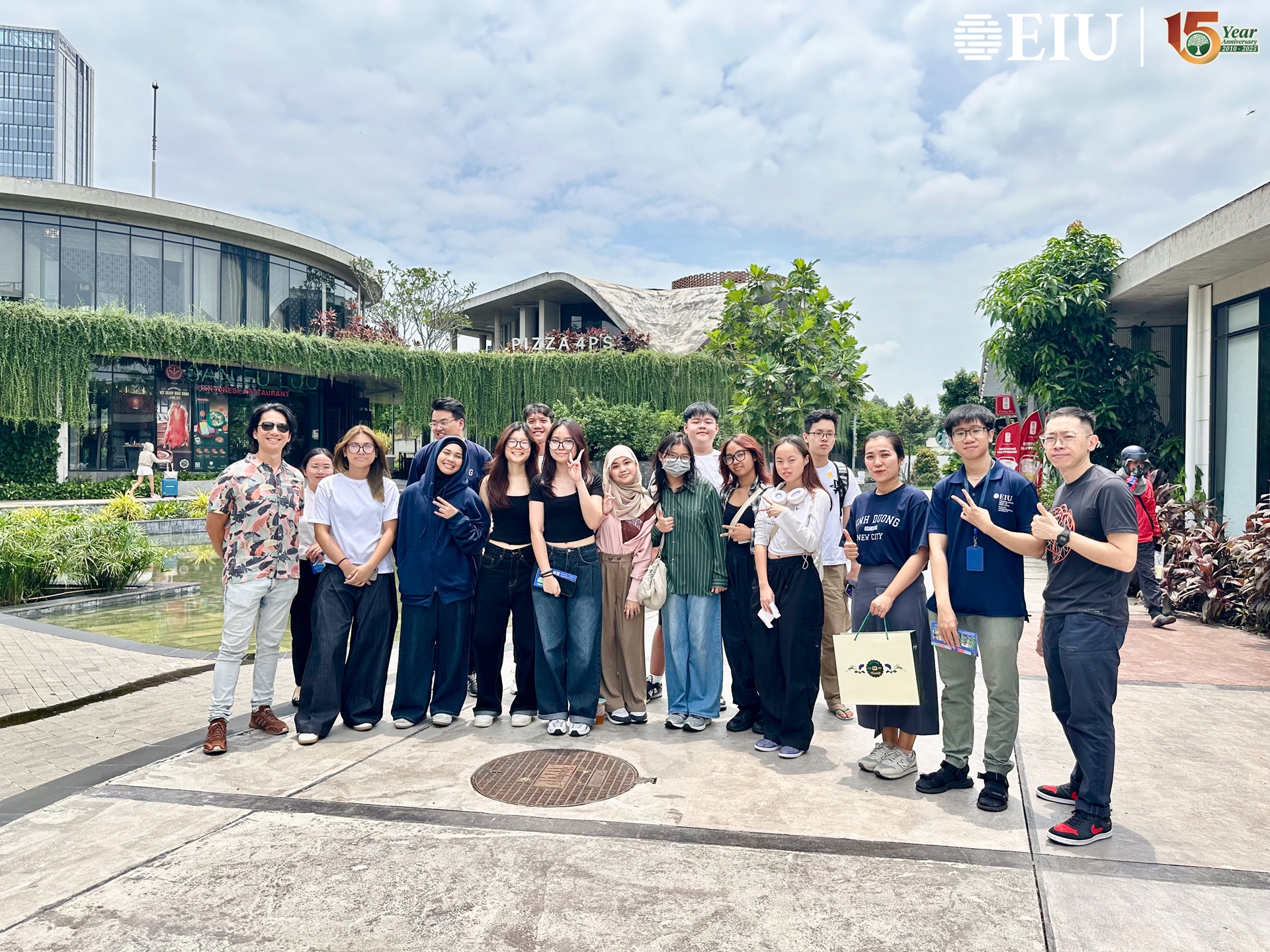 sinh-vien-Nanyang-Polytechnic-tham-gia-chuong-trinh-olep-tai-eiu (11)