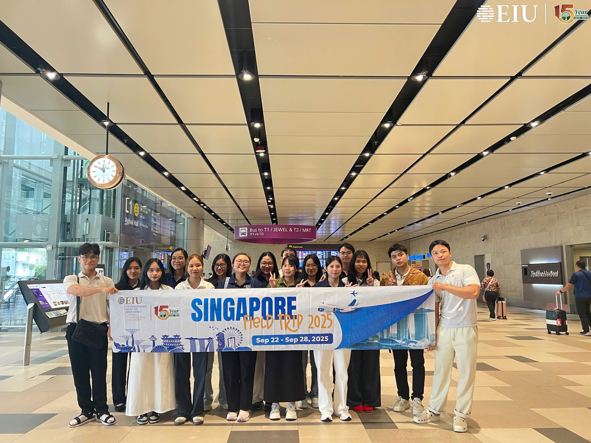 sinh-vien-eiu-kien-tap-tai-singapore-dot-1 (2)