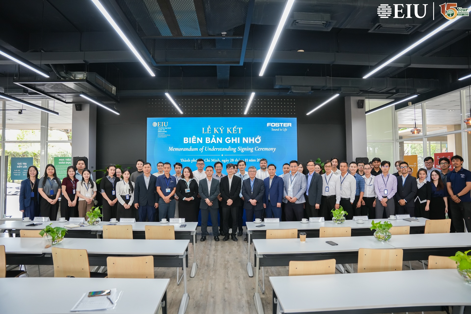 eiu-ky-ket-bien-ban-ghi-nho-voi-foster-viet-nam (8)