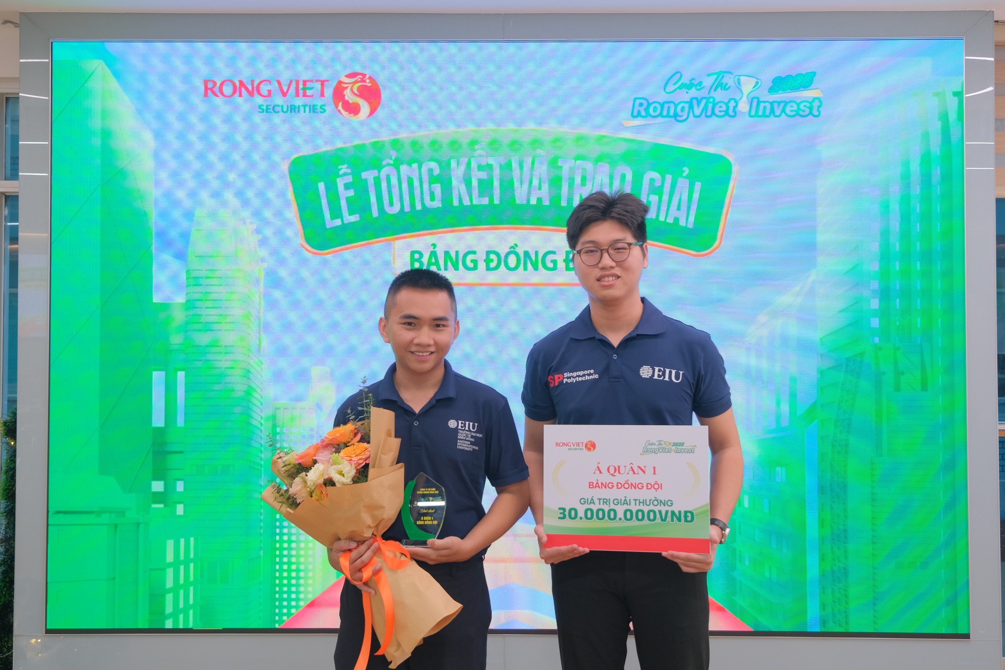 sinh-vien-eiu-dat-a-quan-RongViet-Invest-2025 (9)